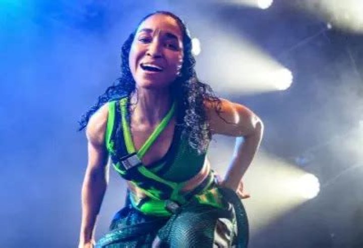 Rozonda ‘Chilli’ Thomas Is ~No Scrub~ With This Net Worth! See How the TLC Singer Makes Money