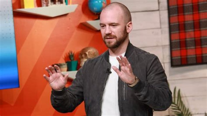Sean Evans Breaks Up With Girlfriend, Cites Amount Of Media Exposure