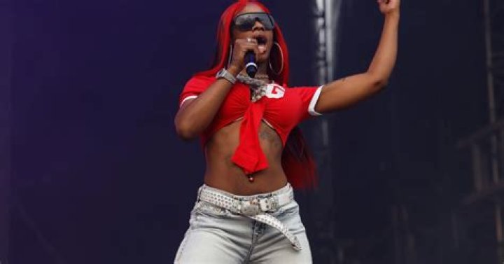 Sexyy Red Pops Off On Fan Throwing Money At Her During Detroit Performance