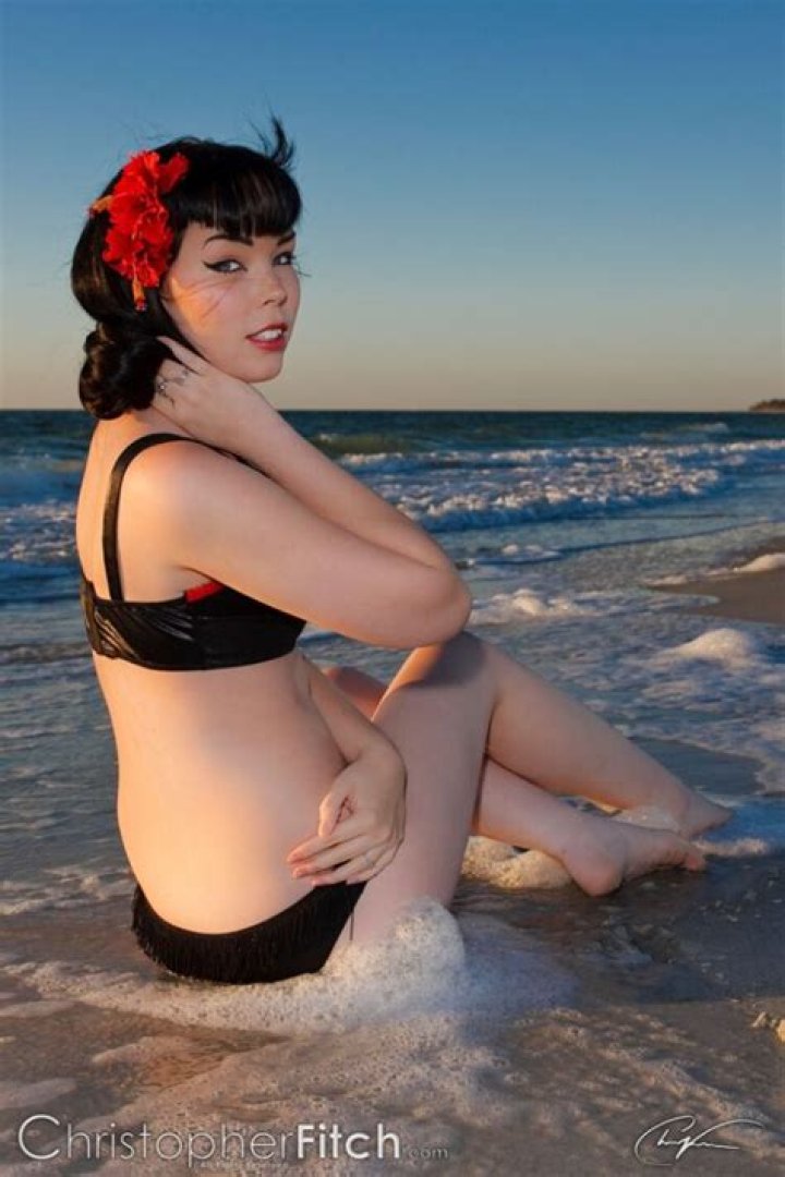 Suzy Berhow – Celebsgraphy