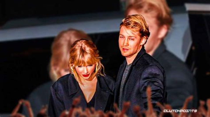 Taylor Swift Is Looking to Settle Down in London With Her BF Joe Alwyn!