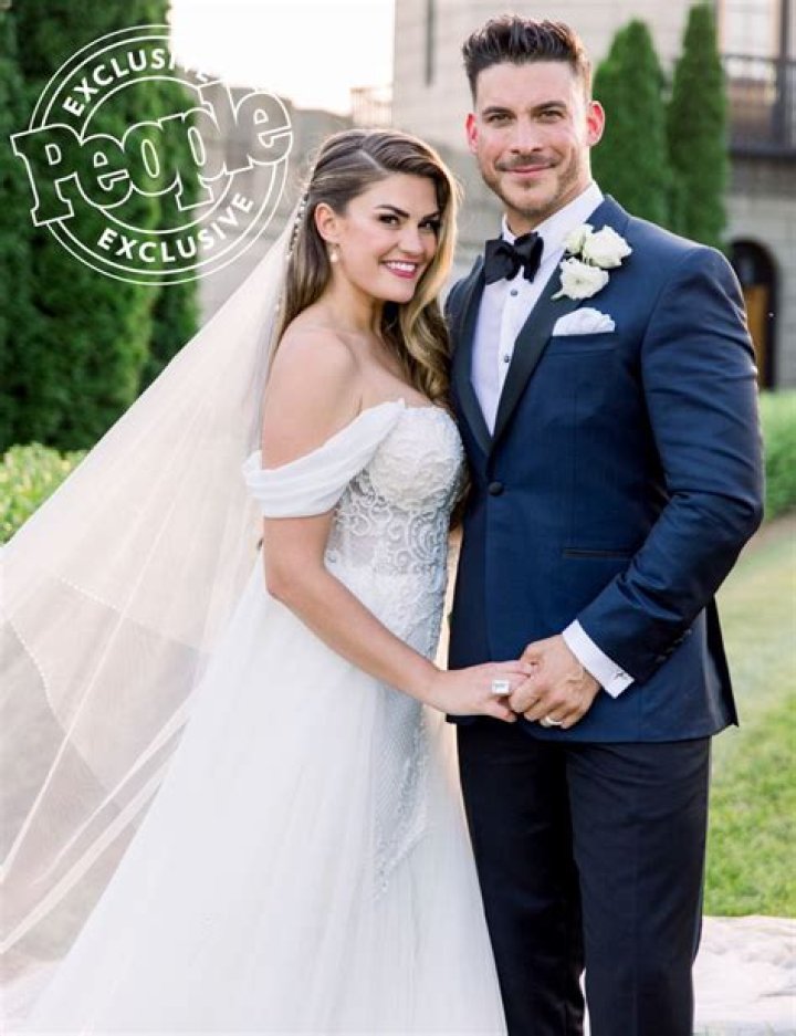 Wedding Checklist‘Vanderpump Rules’ Jax Taylor And Brittany Cartwright Go Wedding Cake Tasting