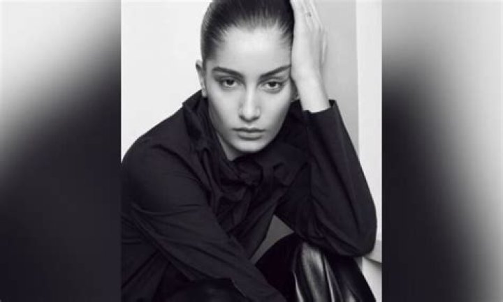 Who Is Sahteene Sednaoui? Wiki, Age, Height, Boyfriend, Family, Ethnicity & More