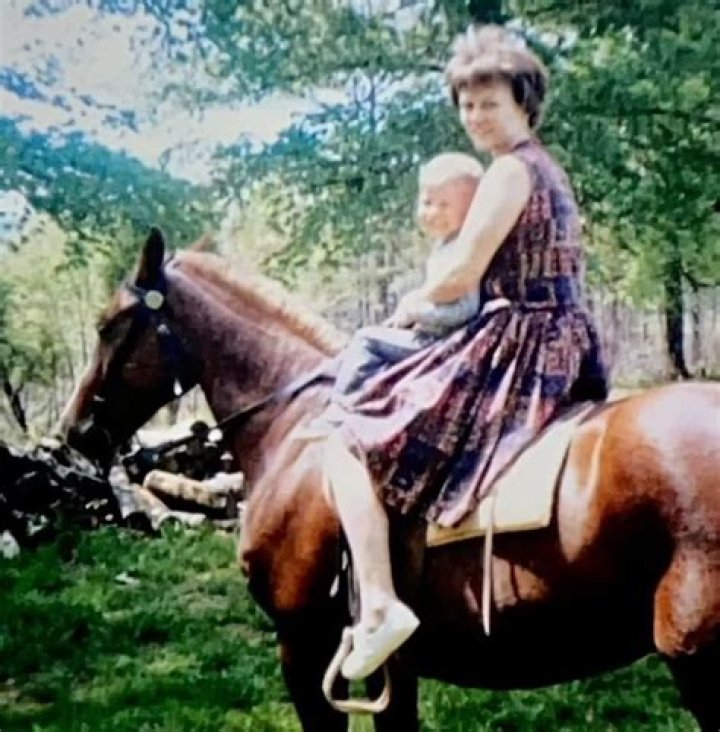 Who Was Elizabeth Sennett? Wiki, Age, Husband, Kids, Family, Death, Obituary