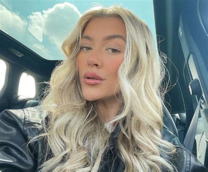 Wiki, Height, Age, Net Worth, Boyfriend, Family, Biography & More